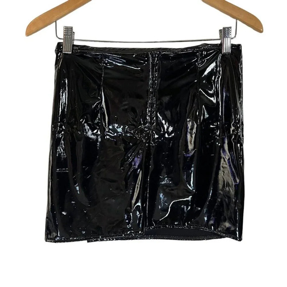 Windsor Pleather Black Mini Skirt Size Small Hem Slit Cocktail Club Evening - Picture 2 of 7